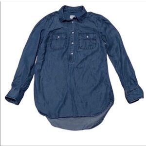 A New Day denim long sleeve popover chambray shirt. Size XS.